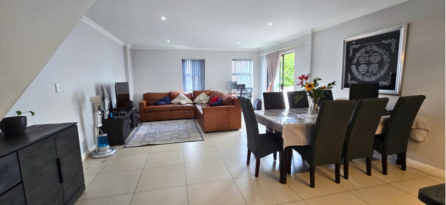 To Let 3 Bedroom Property for Rent in Pinehurst Western Cape